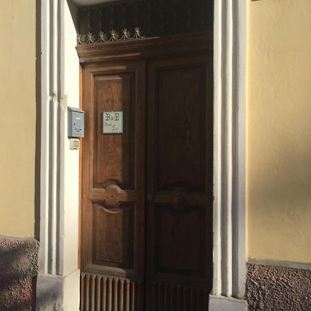 Fronte Al Porto Leilighet Salerno Eksteriør bilde