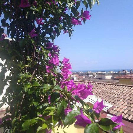 Fronte Al Porto Leilighet Salerno Eksteriør bilde