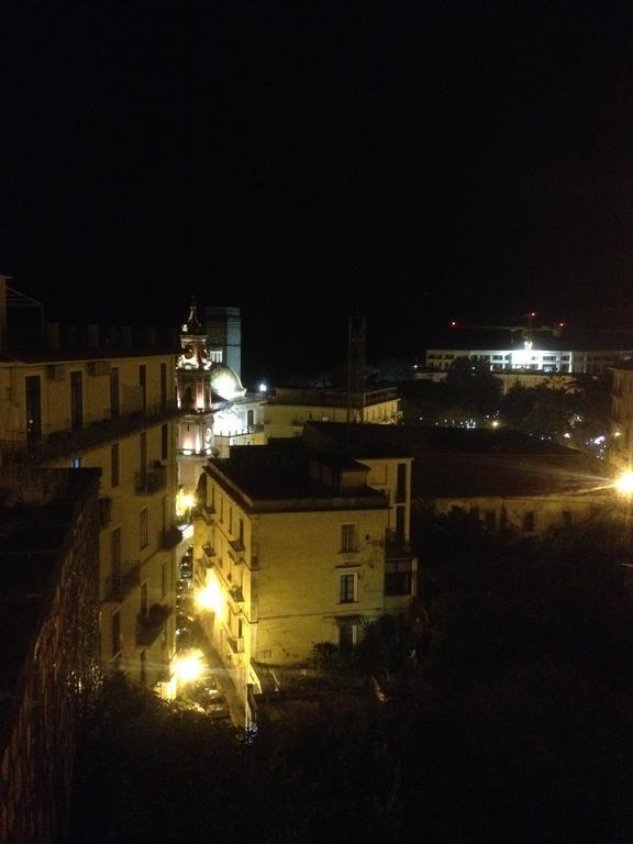 Fronte Al Porto Leilighet Salerno Eksteriør bilde