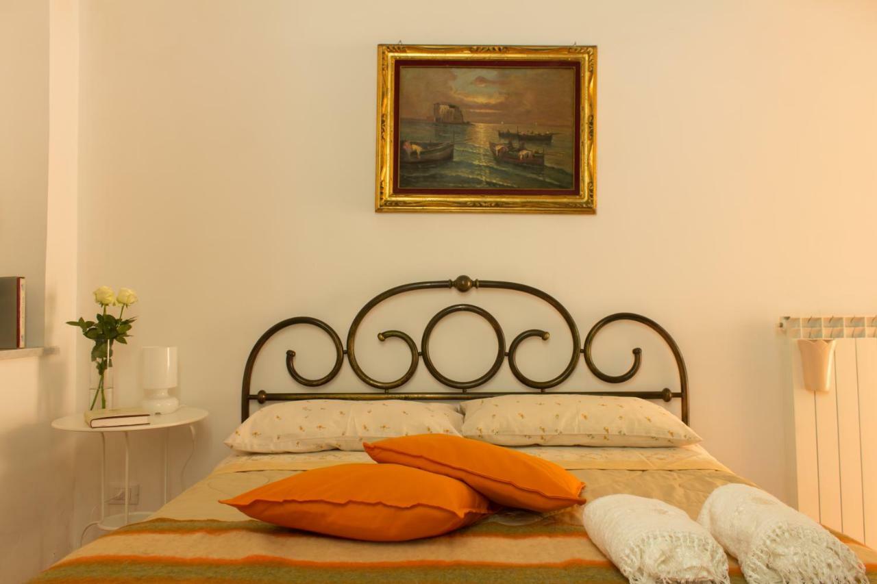 Fronte Al Porto Leilighet Salerno Eksteriør bilde