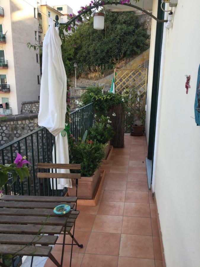 Fronte Al Porto Leilighet Salerno Eksteriør bilde