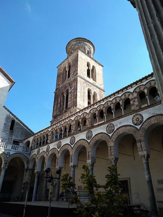 Fronte Al Porto Leilighet Salerno Eksteriør bilde