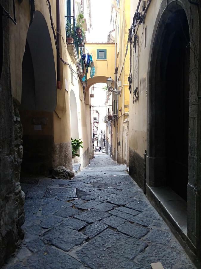 Fronte Al Porto Leilighet Salerno Eksteriør bilde