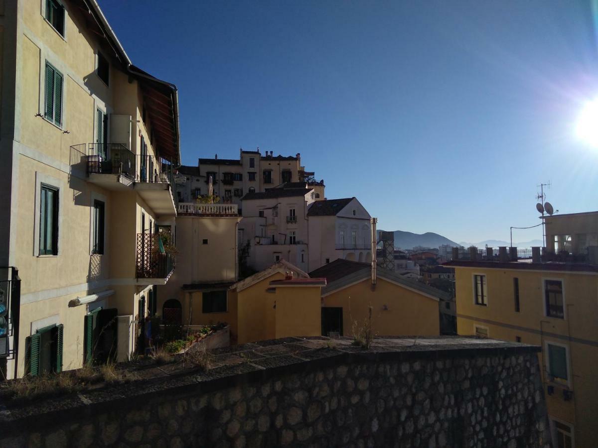 Fronte Al Porto Leilighet Salerno Eksteriør bilde
